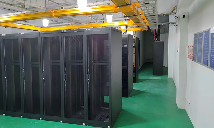 四川省のデータコンピュータ室のPUE改修プロジェクト